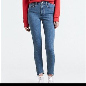 Levi's 721 High Rise Skinny Jeans Raw Hem Size 31